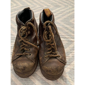 Dr. Martens Brown Leather Boots Y2K vintage. Missing back tag on one shoe